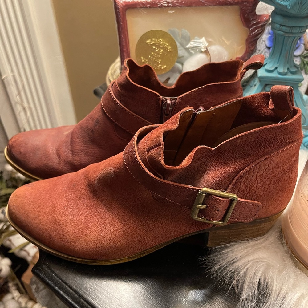 Lucky 🍀 brand leather booties